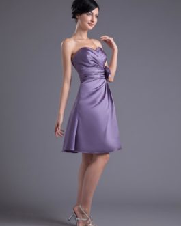 A-line Flower Satin Knee-Length Bridesmaid Dress with Sweetheart Neck