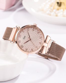 Luxury Fashion Quartz Clock Magnet Wrist Watch