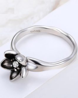 Fashion Daisy Crystal Ring