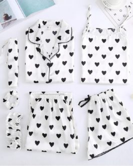 Fashion Sweet Love Pattern Pajamas Printing