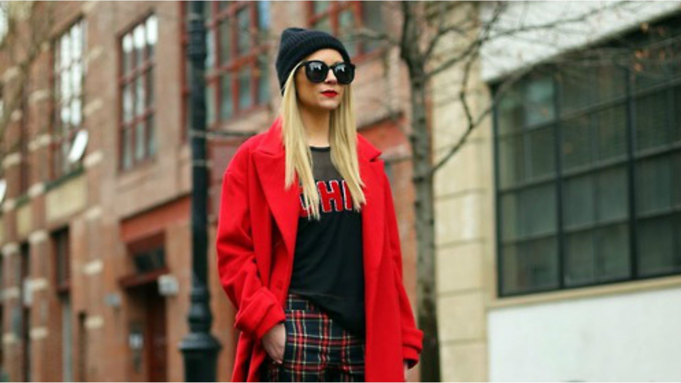 You are currently viewing HOW TO WEAR RED (THIS SEASON’S HOTTEST TREND)