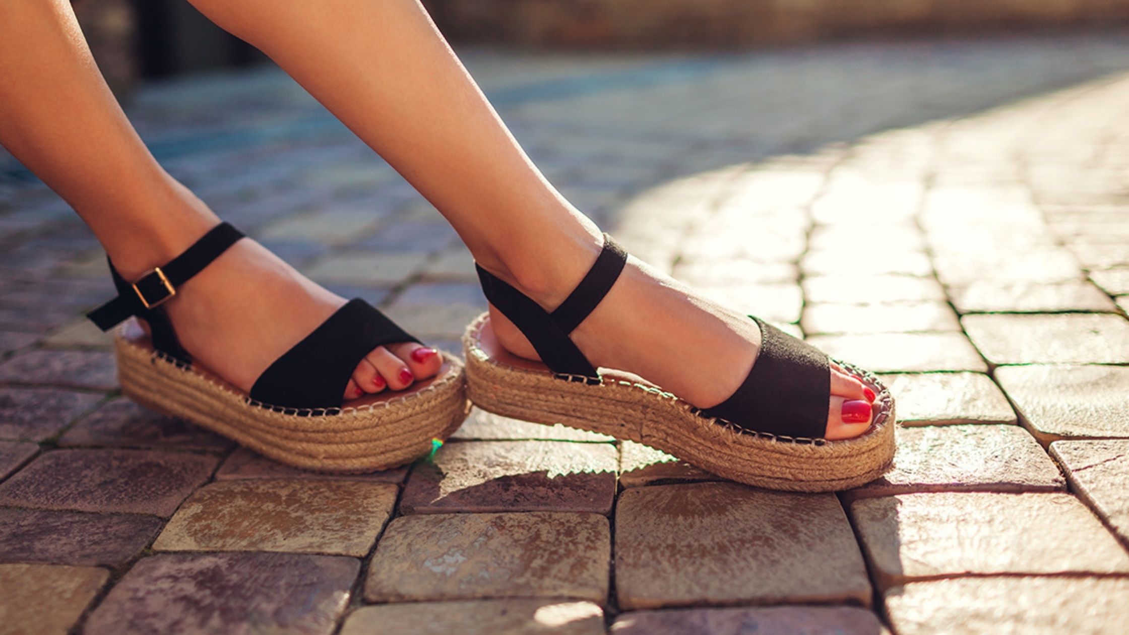 You are currently viewing Get These 5 Cute Summer Ladies Footwear