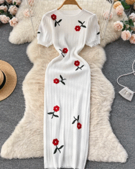 Flower Embroidery Knitting Short Sleeve Dress