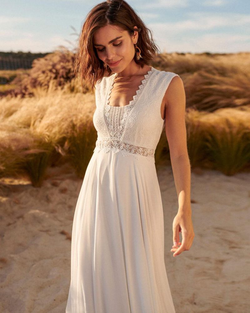 Boho Wedding Dress Chiffon Cut Out Backless Sleeveless V-Neck Bridal Dress