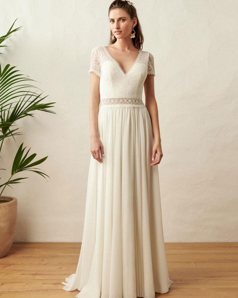 Boho Wedding Dress Lace Cut Out V-Neck Bridal Dress With Train