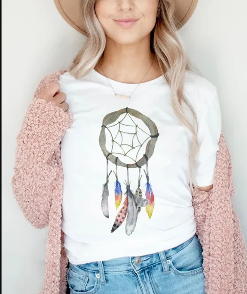 Chic Feather Art Tee - Short Sleeve Top for Stylish Summer Wear