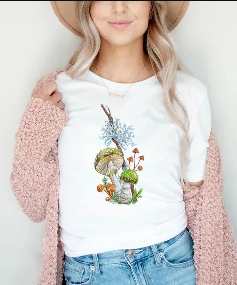 Fashion Forward Feather Print Top – Classic Fit Short Sleeve Tee for Her