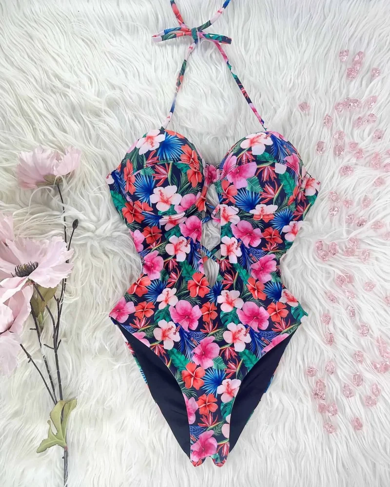 Stylish Backless One-Piece Swimwear Blend for Perfect Fit