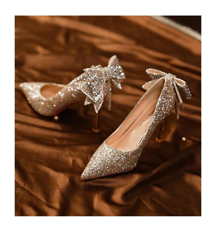 Diamond Weave Elegance Chromatic Sparkle Contours