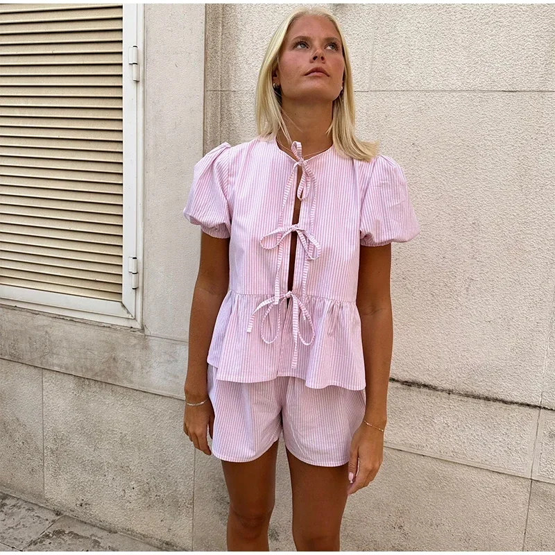 Stripe Ruffle Shirt Shorts And Puff Sleeve Street Outfit