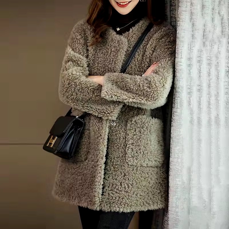 Elegant Long-Sleeved Loose Lambswool Cowboy Fried Street Thick Short Office Lady Coat6. Elegant Long-Sleeved Loose Lambswool Cowboy Fried Street Thick Short Office Lady Coat