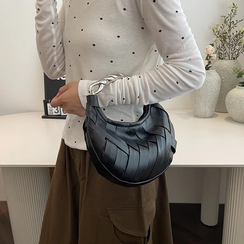 Elegant Solid Half Moon Pu Leather Silt Pocket Crossbody Shoulder Handbag21. Elegant Solid Half Moon Pu Leather Silt Pocket Crossbody Shoulder Handbags