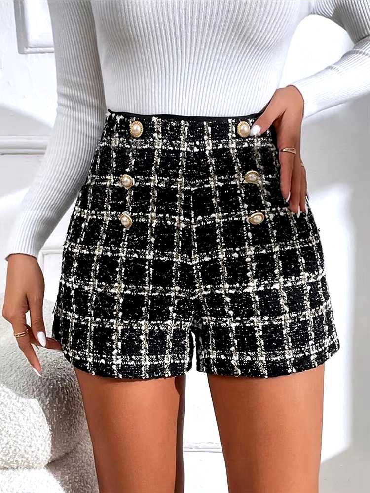 Vintage Woolen A-line Plaid Front Button-decorated Shorts - Image 4