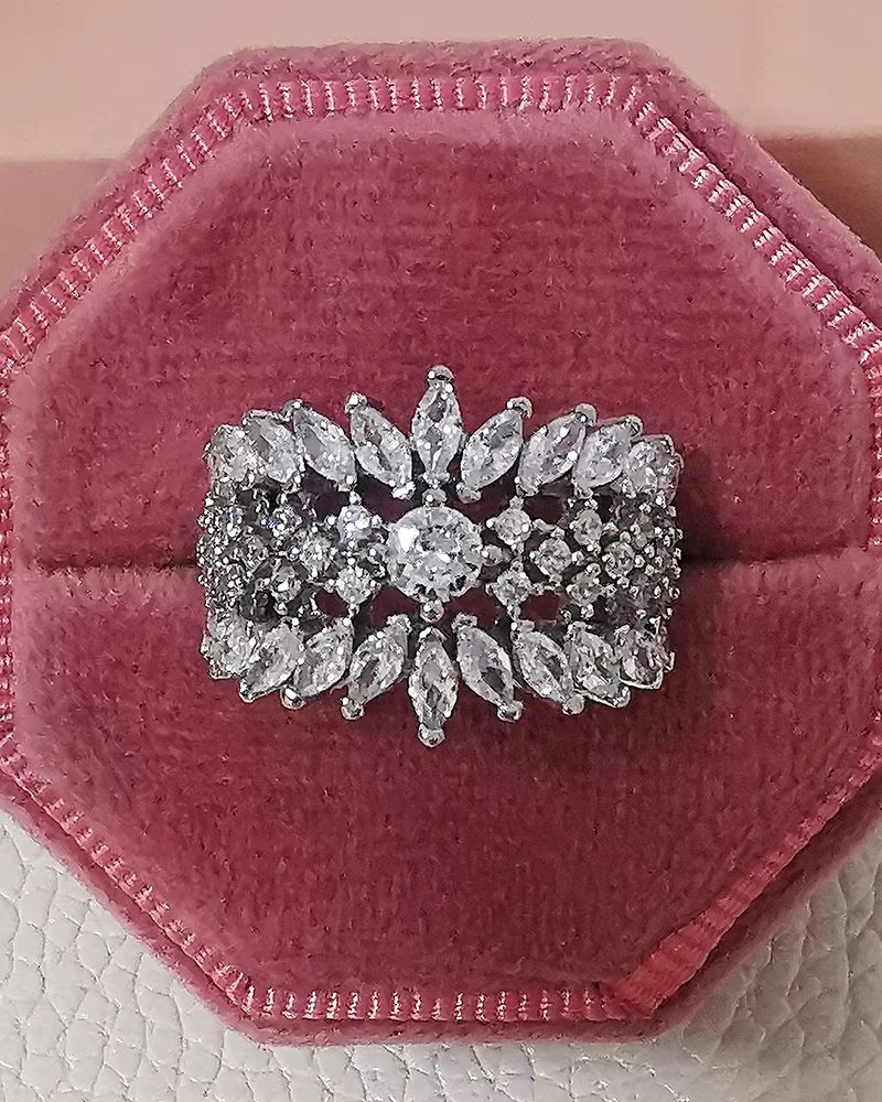 S1b85a8837b4040c1a594334813f9c2d0e Luxury Flower Shape Diamond Rings