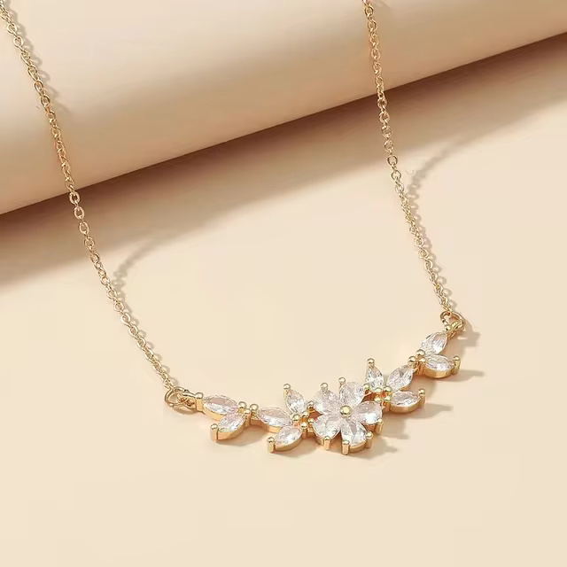 Cubic Zirconia Fashion Charm Choker Flower Pendant Necklace