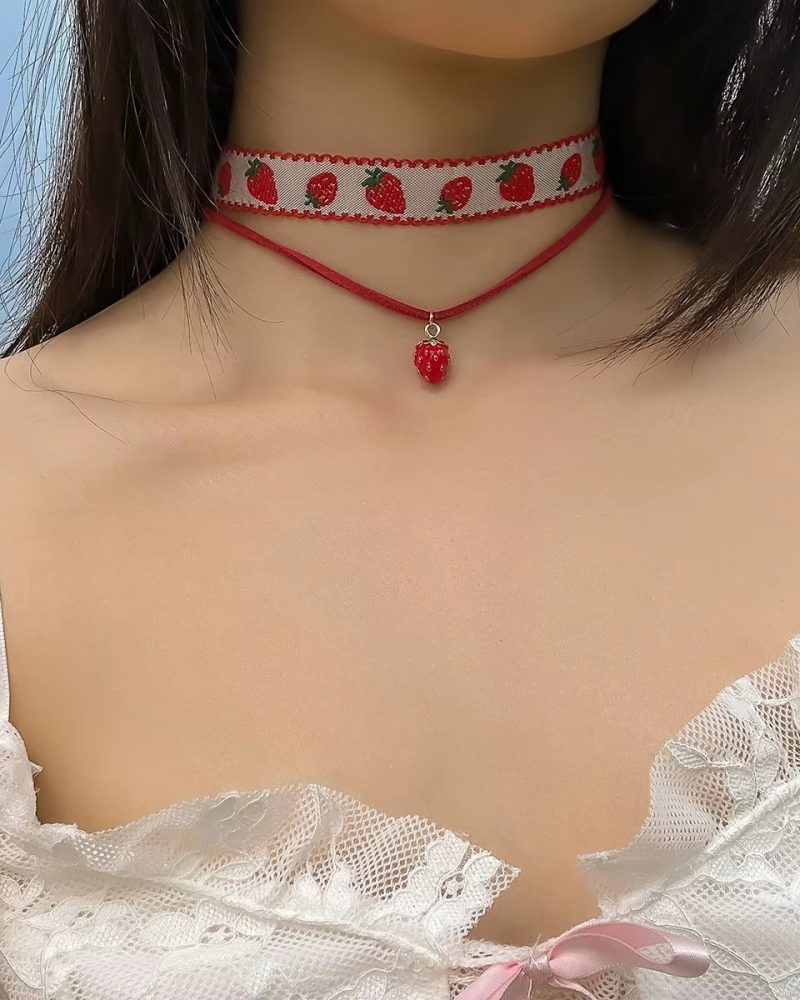 Trendy Creative Strawberry Pendant Necklace Velvet Chain Choker