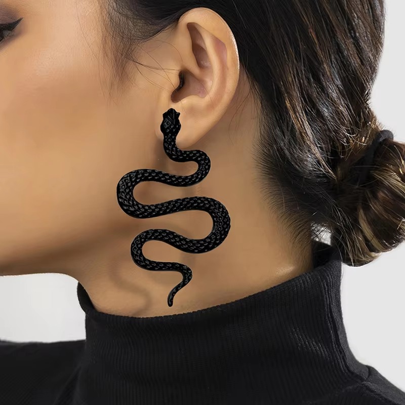Trendy Exaggerated Halloween Snake Shaped Gothic Earrings