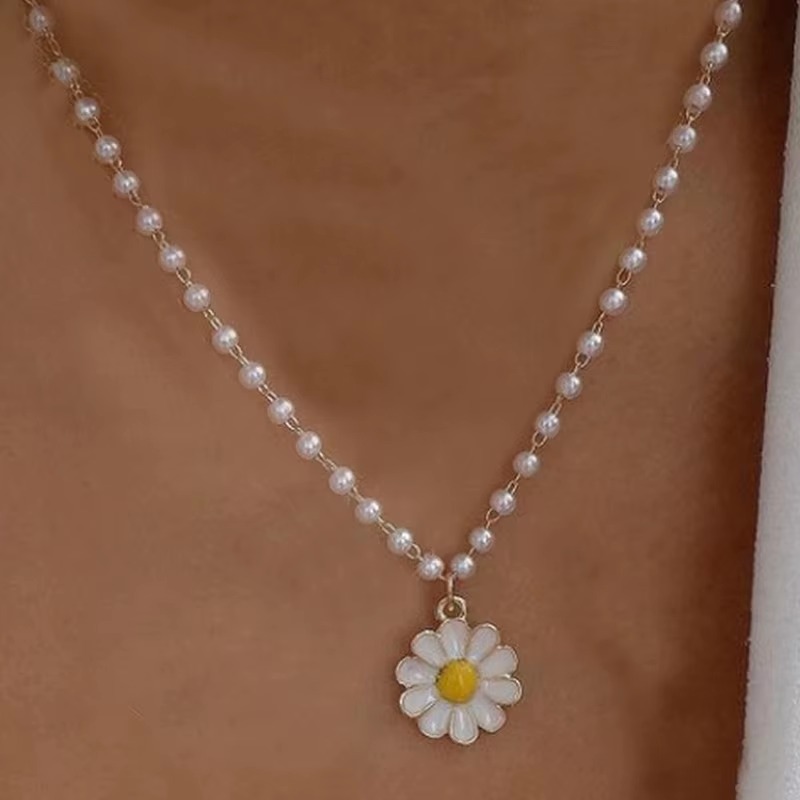 Bohemian Pearl Daisy Trend Cute Flower Pearl Chain Pendant Necklaces