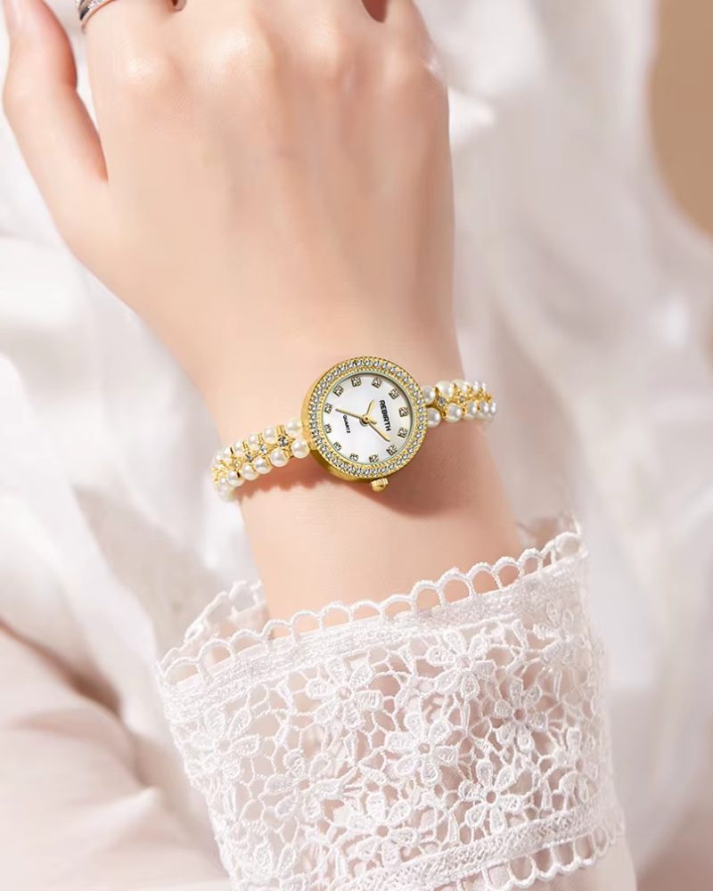 Luxury Pearl Inlaid Small Dial Fashionable Quartz Bracelet Watch
