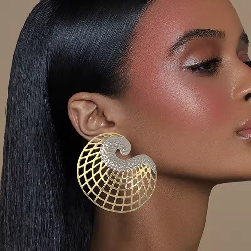 Trending Zinc Alloy Wedding Party Hoop Round Earrings