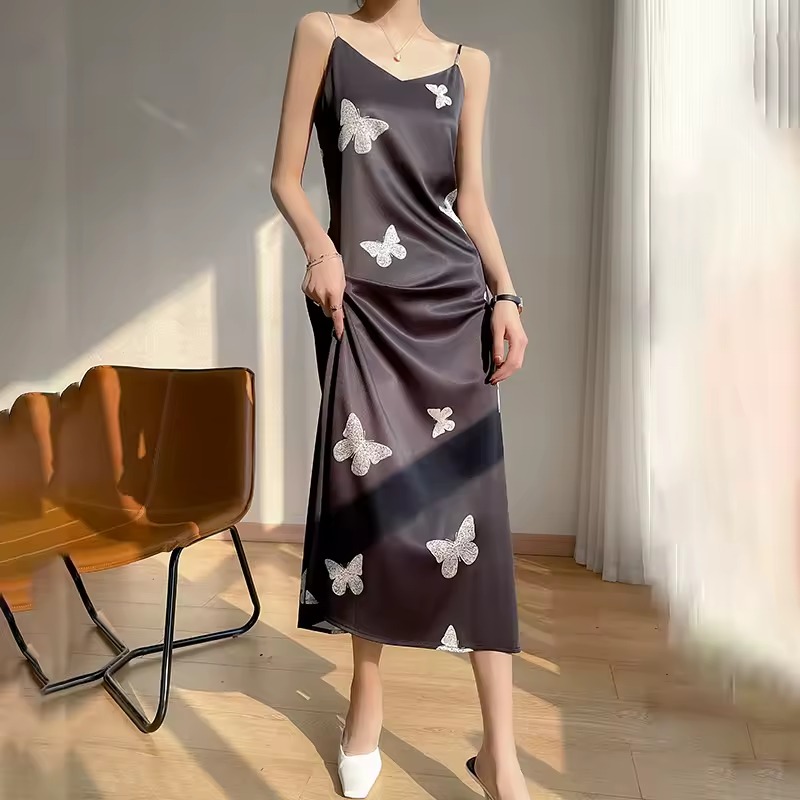 Acetic Acid Satin High-Grade Bottoming V-Neck Printed A-Line Slip Dress