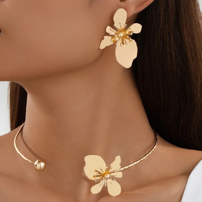 Casual Zinc Alloy Personality Flowers Butterfly Necklace Earrings 2Set Jewelry Set